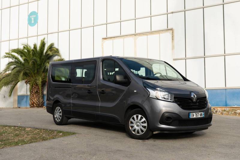 RENT A RENAULT TRAFIC